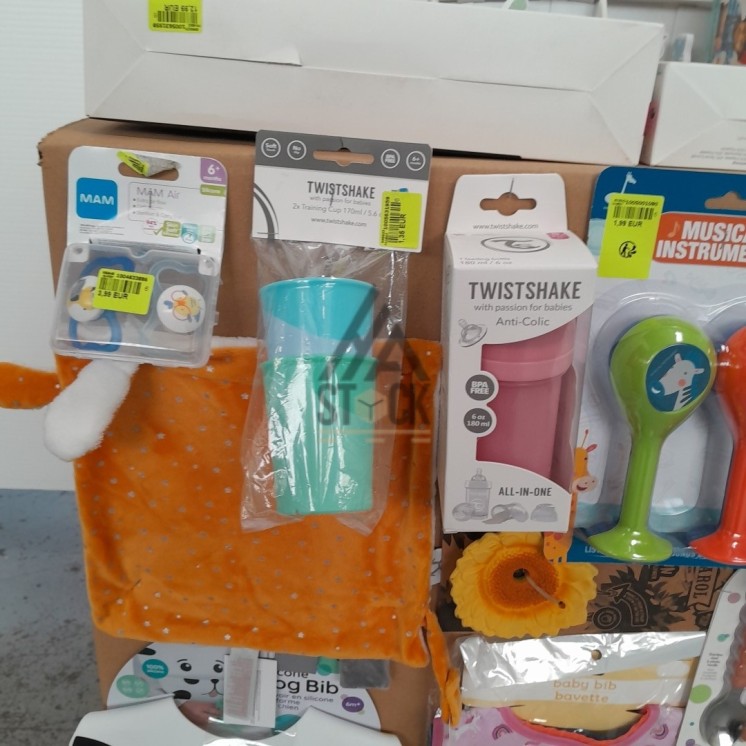 PUÉRICULTURE - 170 pièces