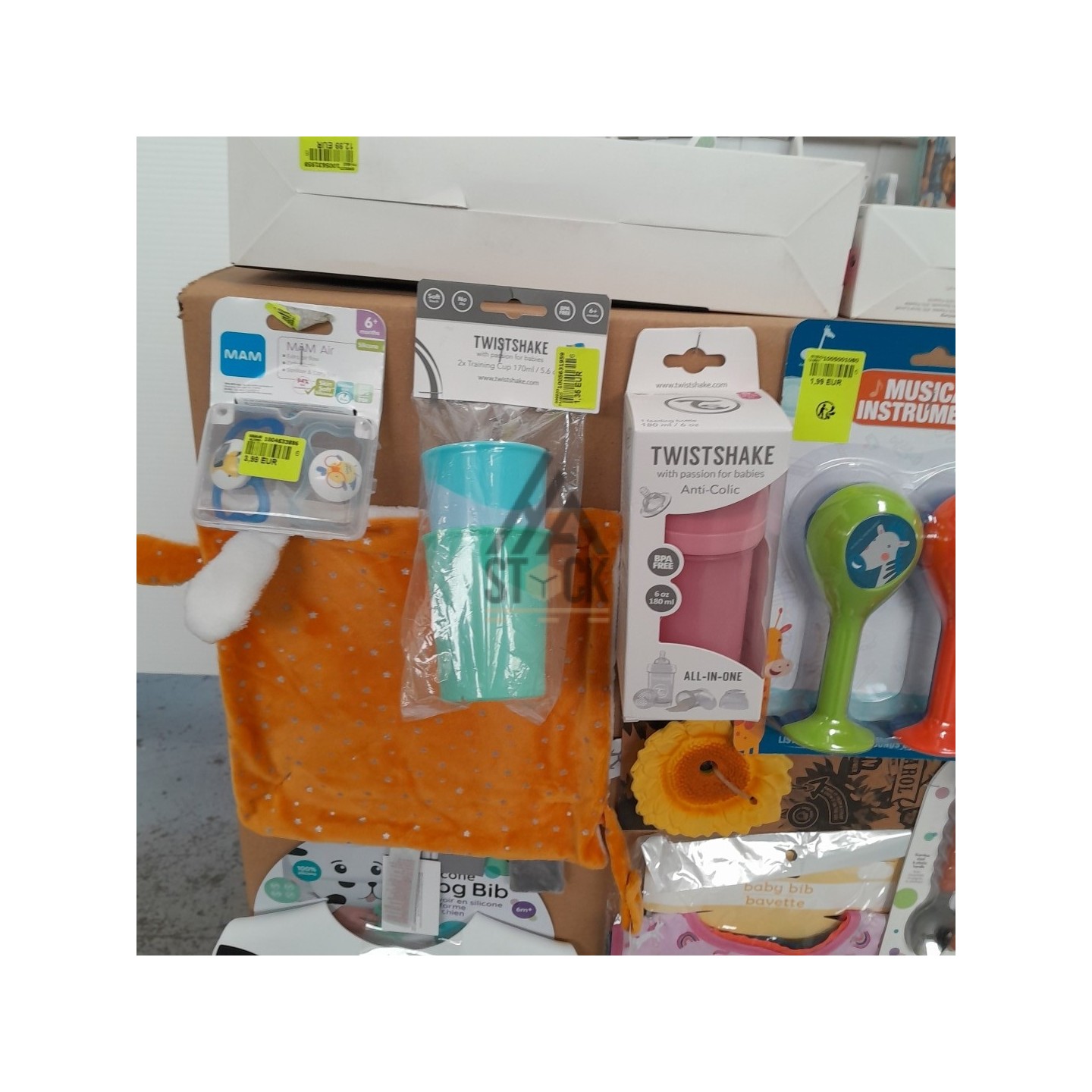 PUÉRICULTURE - 170 pièces