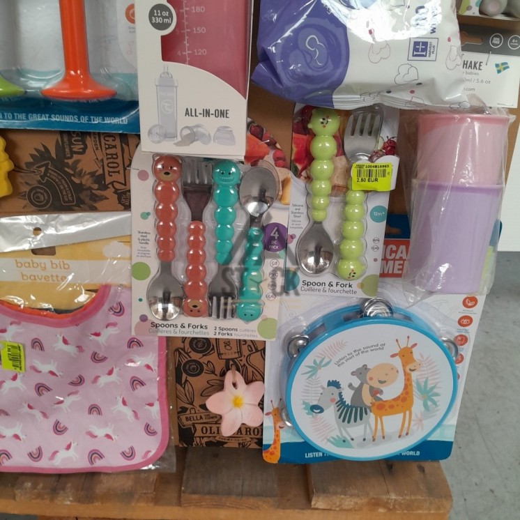 PUÉRICULTURE - 170 pièces