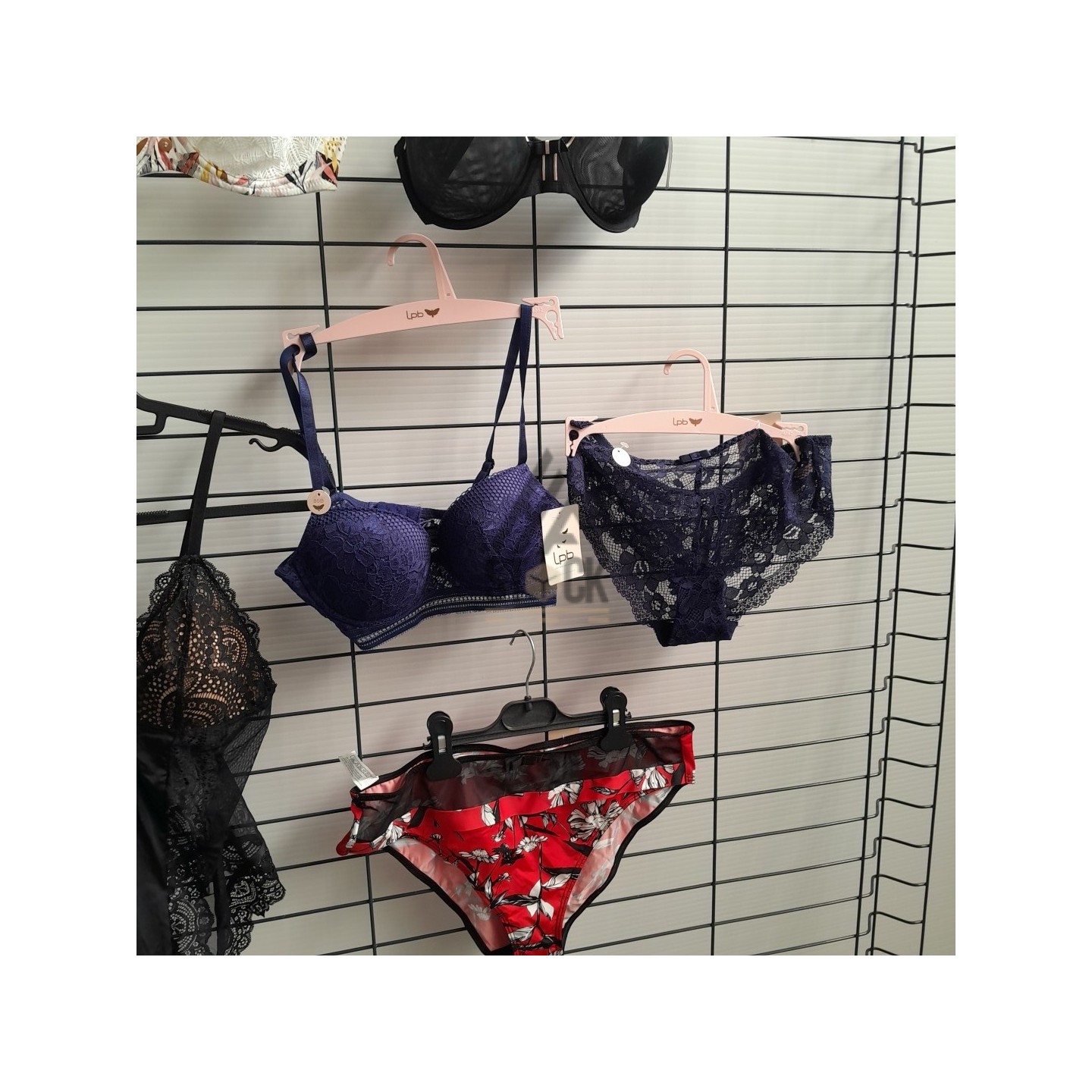 SOUS VETEMENTS DE MARQUE - 50 pièces