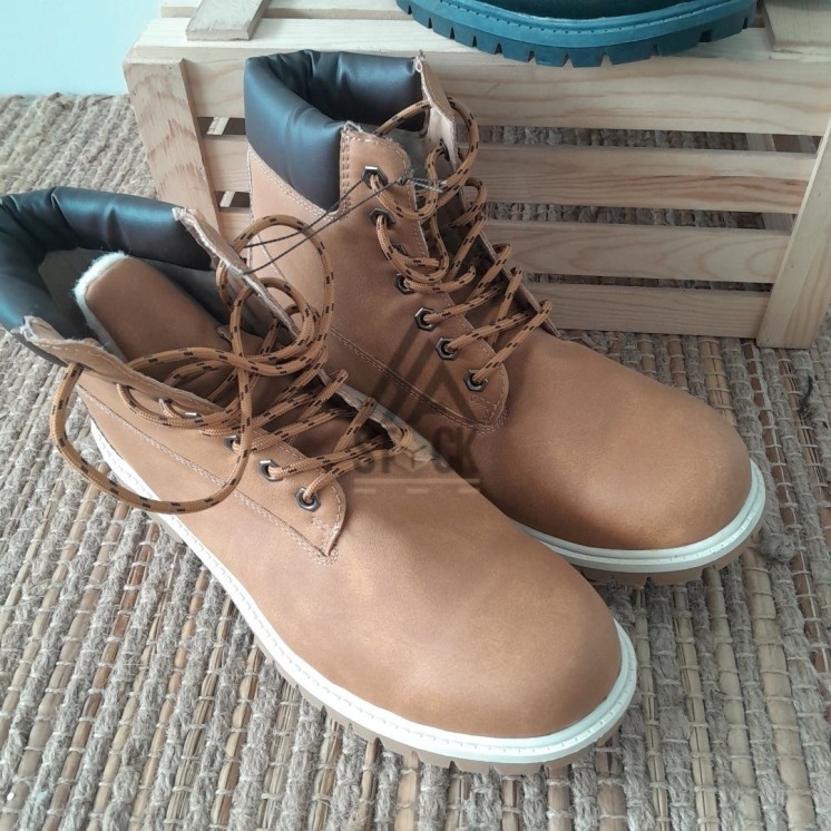 BOOTS homme - 18 paires