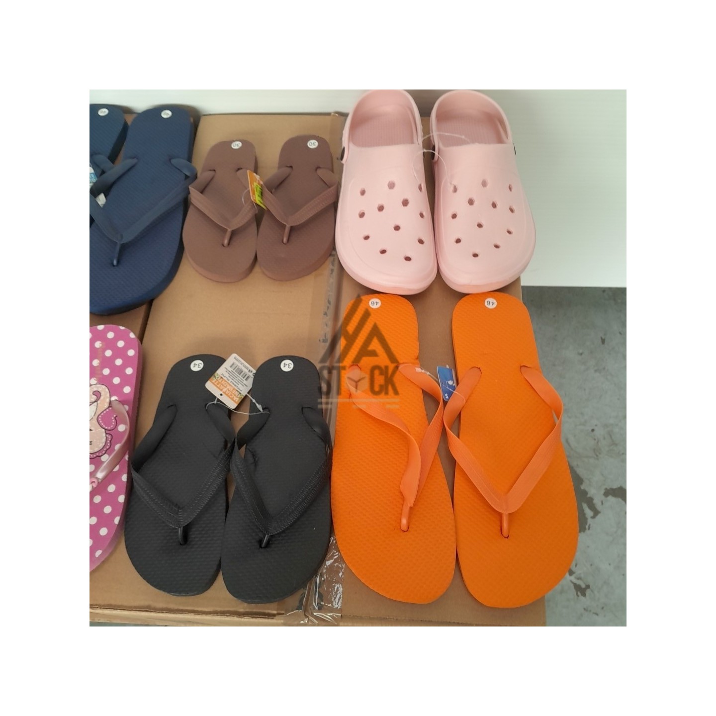 Tong & Crocs - 60 pièces