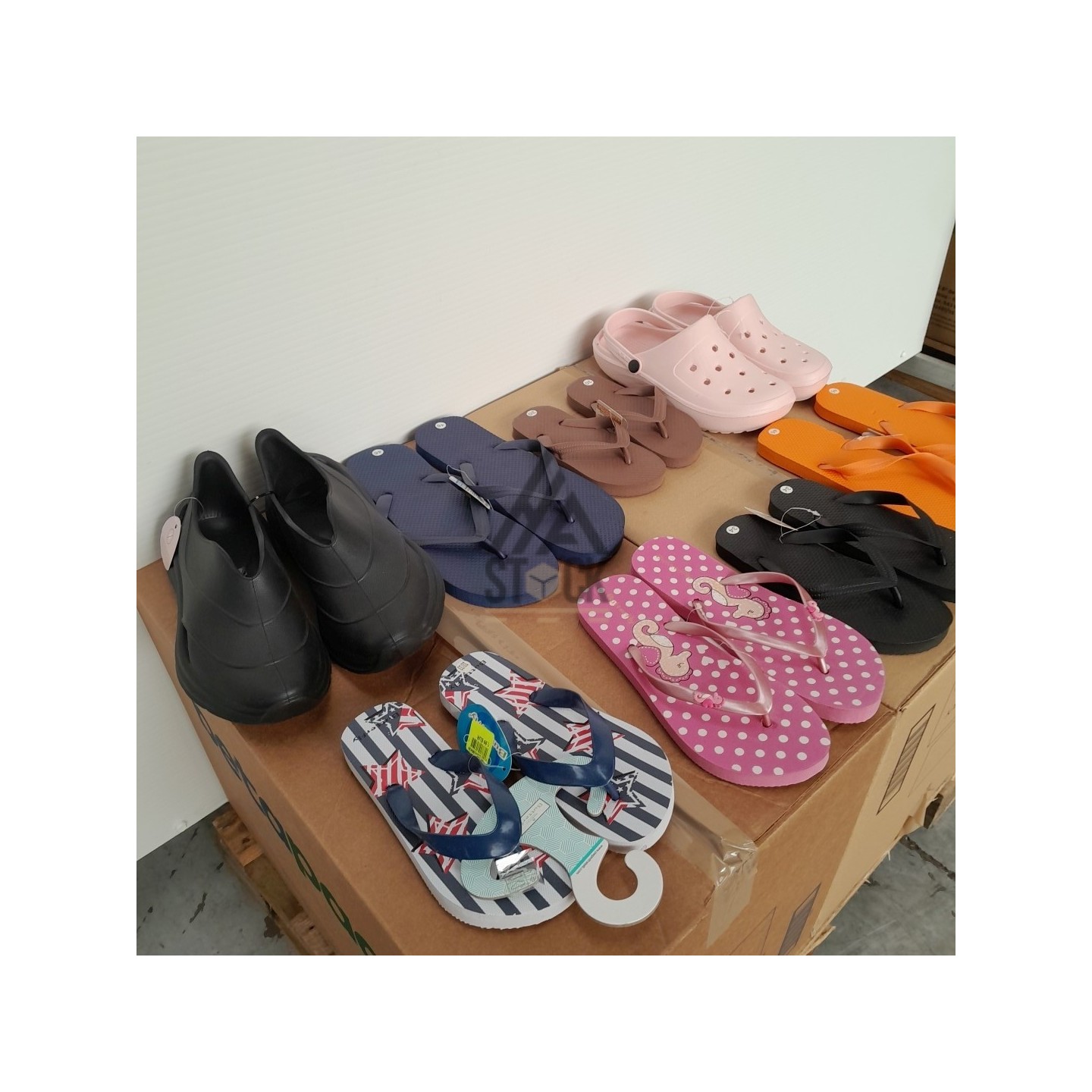 Tong & Crocs - 60 pièces