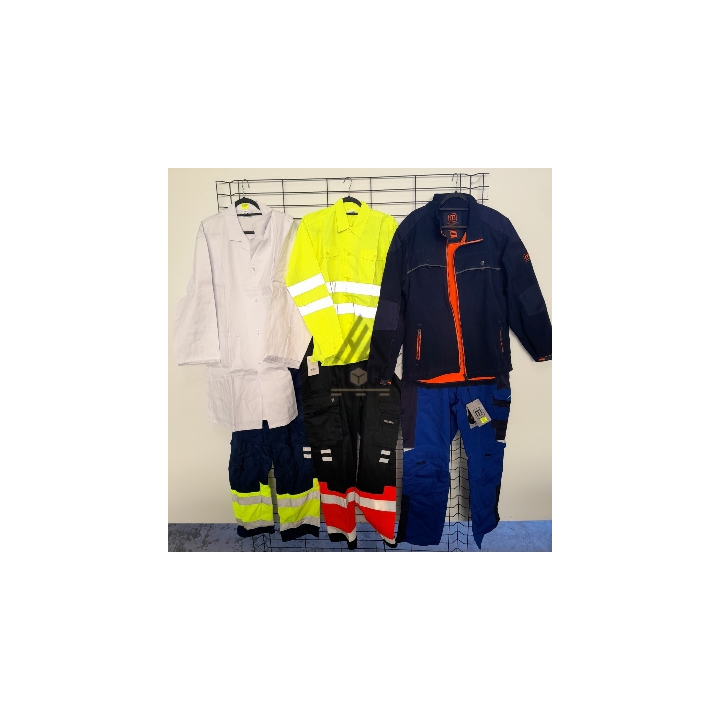 Vêtements de travail - 130 pièces