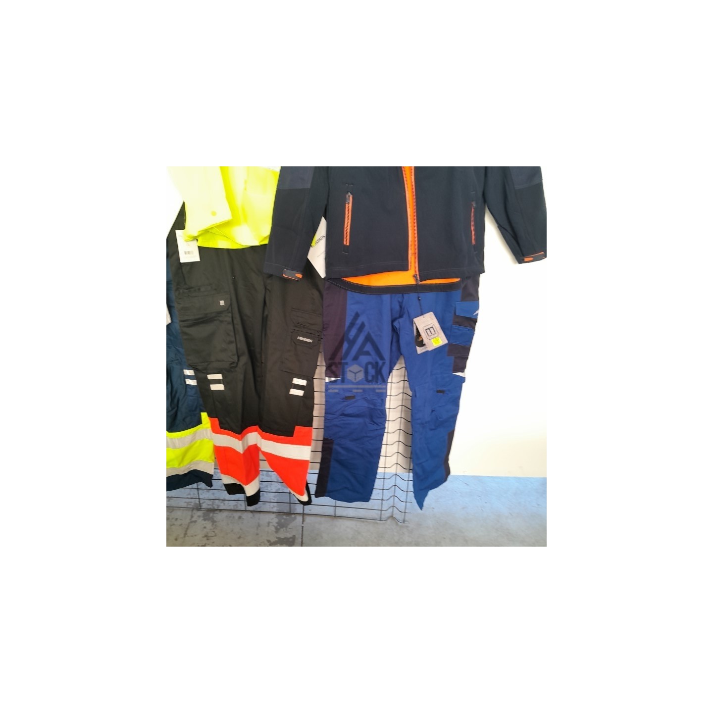 Vêtements de travail - 130 pièces
