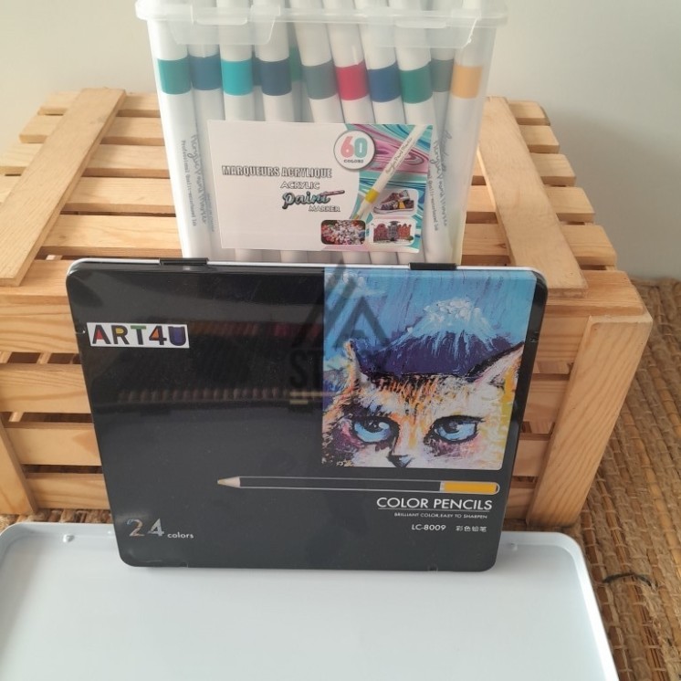 boîte de feutres et crayons de couleurs - 30 boîtes