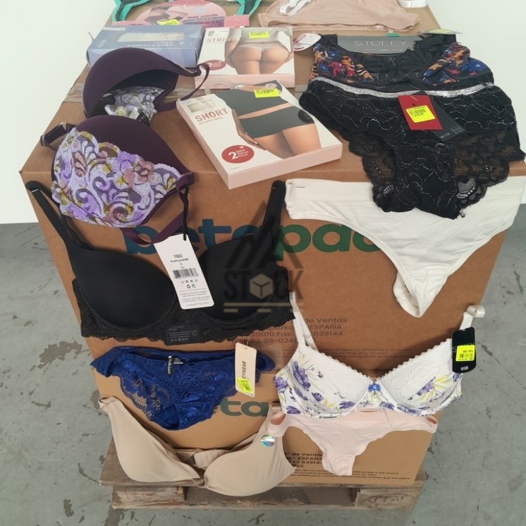 SOUS VETEMENTS FEMME - 210 pièces