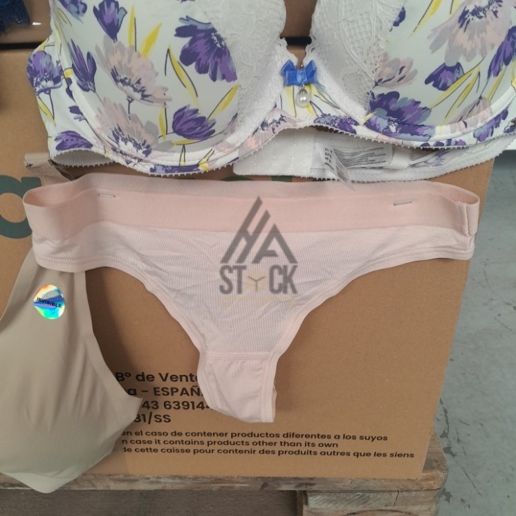 SOUS VETEMENTS FEMME - 210 pièces