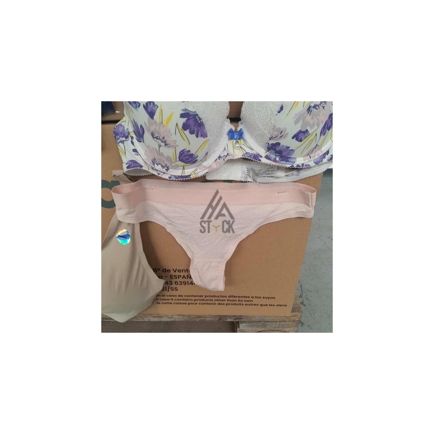 SOUS VETEMENTS FEMME - 210 pièces