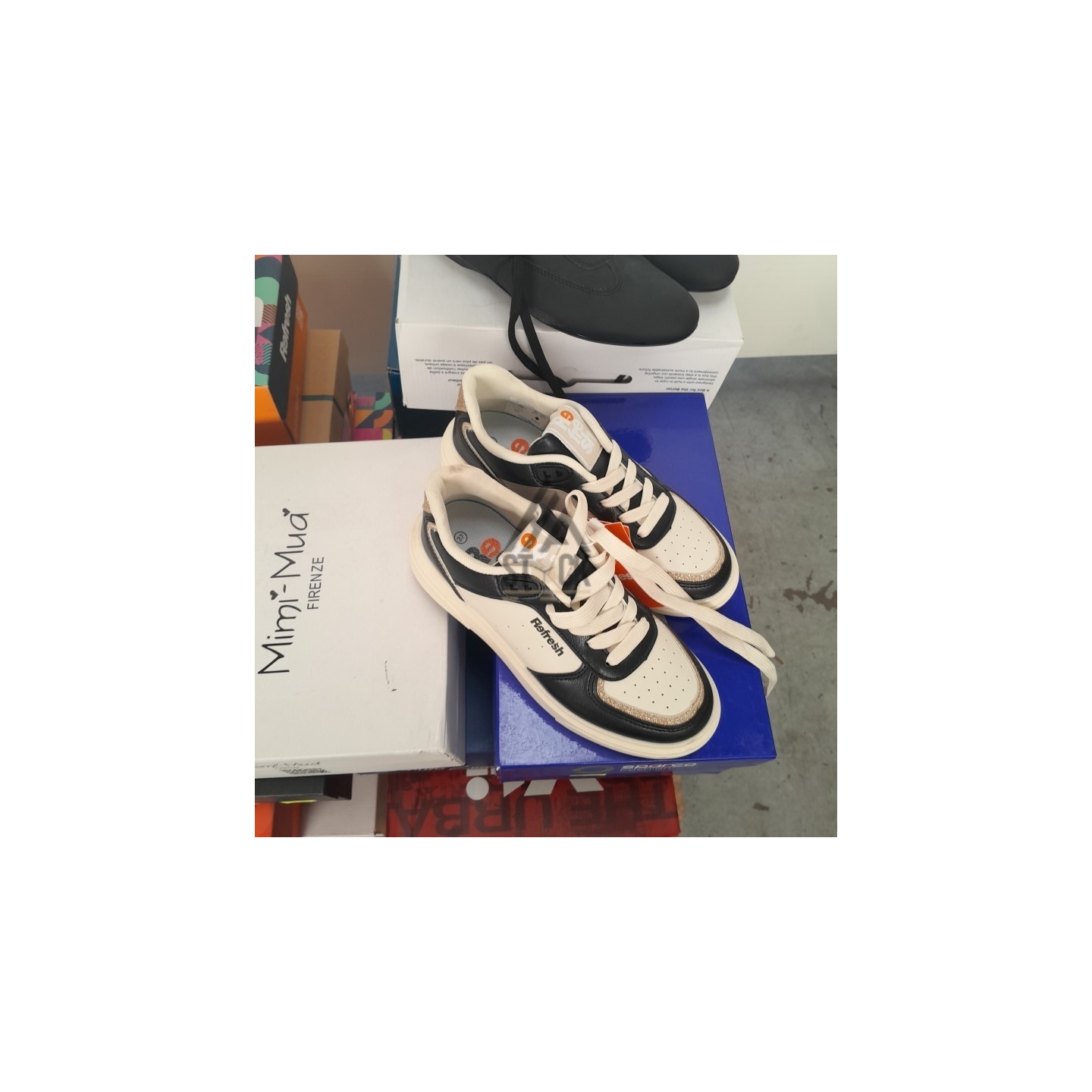 CHAUSSURE en boite  - 20 paires