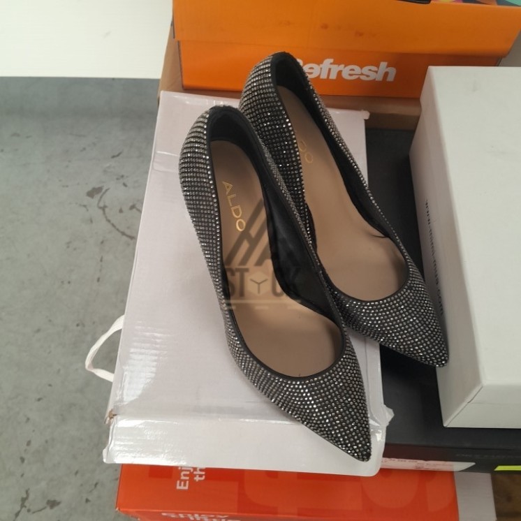 CHAUSSURE en boite  - 20 paires