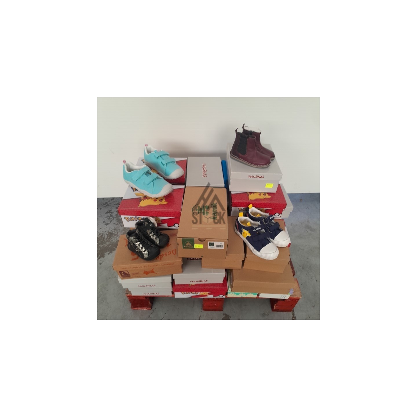 CHAUSSURE ENFANTS en boite  - 35 paires