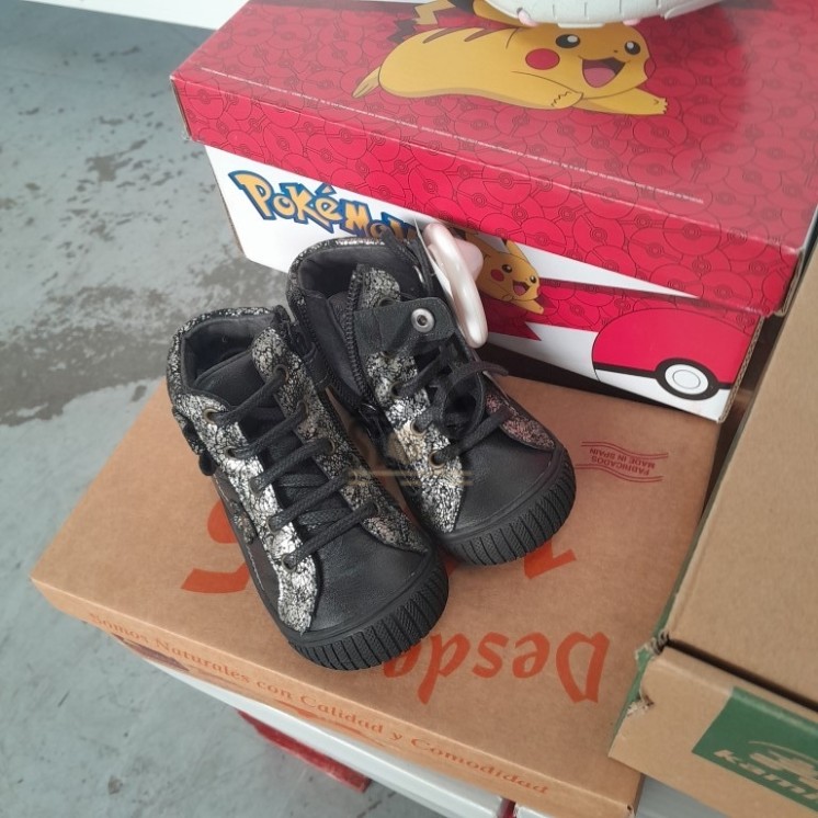 CHAUSSURE ENFANTS en boite  - 35 paires