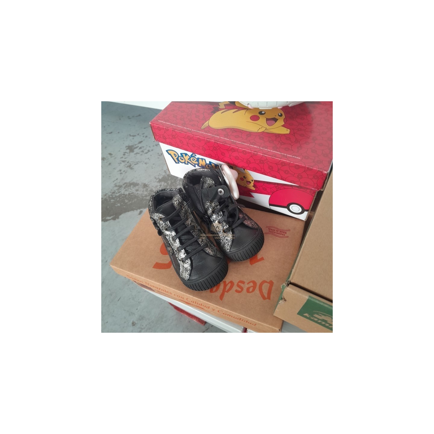 CHAUSSURE ENFANTS en boite  - 35 paires