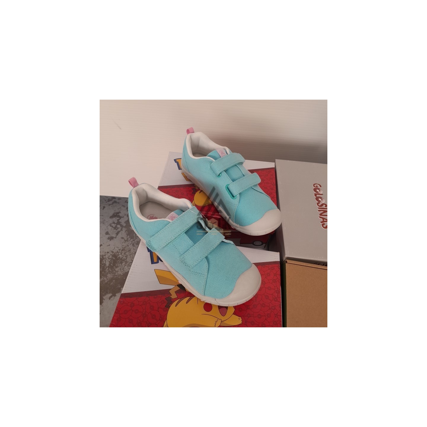 CHAUSSURE ENFANTS en boite  - 35 paires