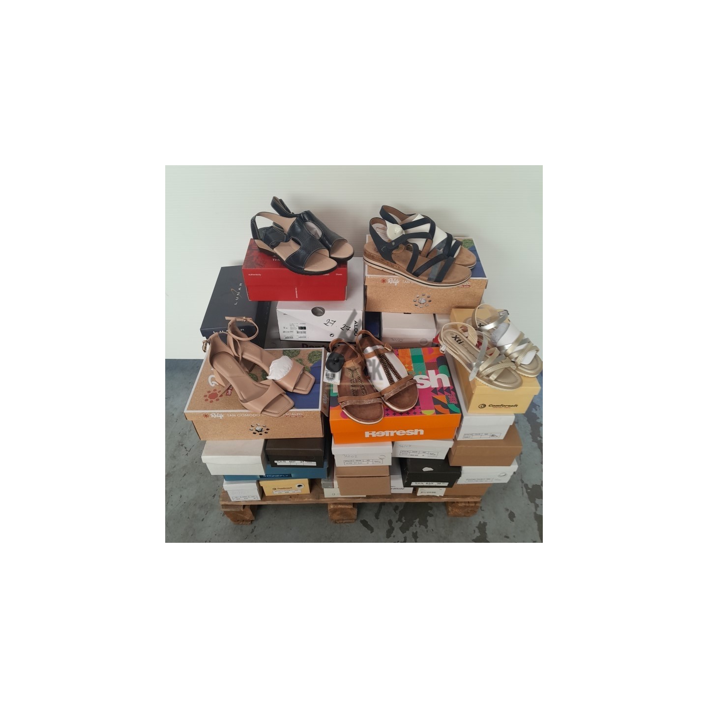 CHAUSSURE ÉTÉ en boite - 40 paires