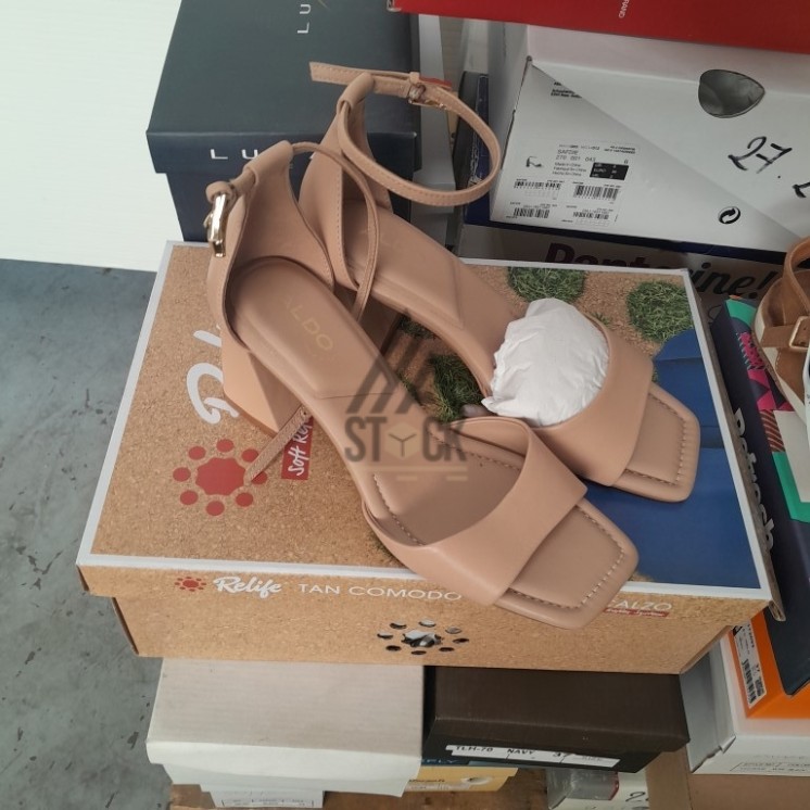 CHAUSSURE ÉTÉ en boite - 40 paires