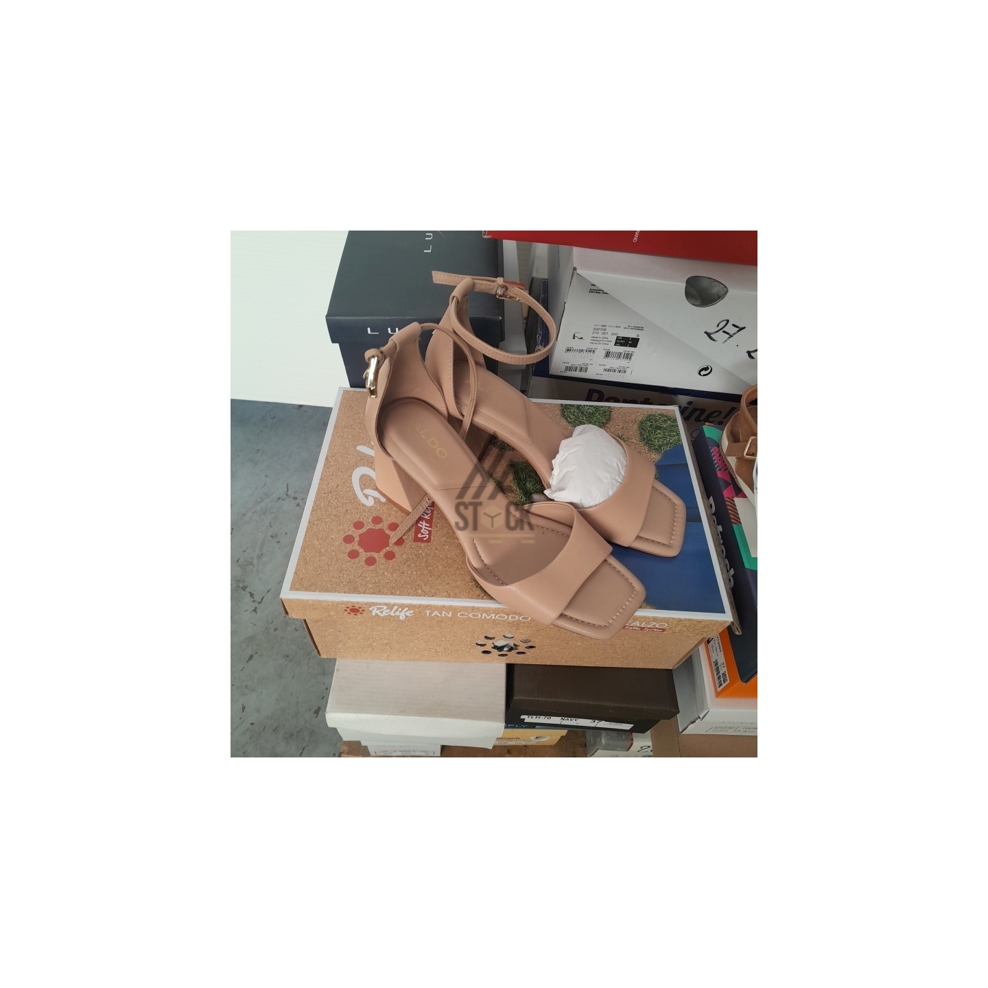 CHAUSSURE ÉTÉ en boite - 40 paires