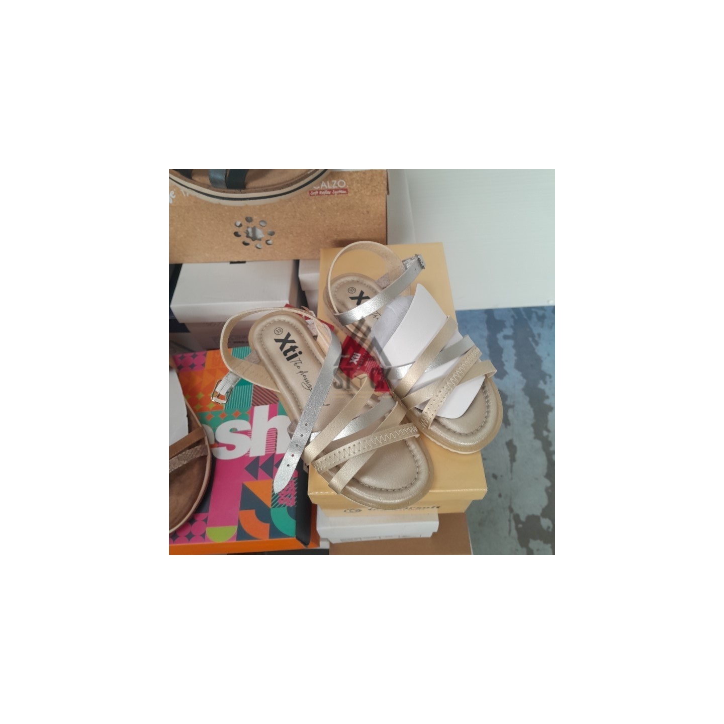 CHAUSSURE ÉTÉ en boite - 40 paires