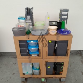 VAISSELLE PLASTIQUE - 210 pièces