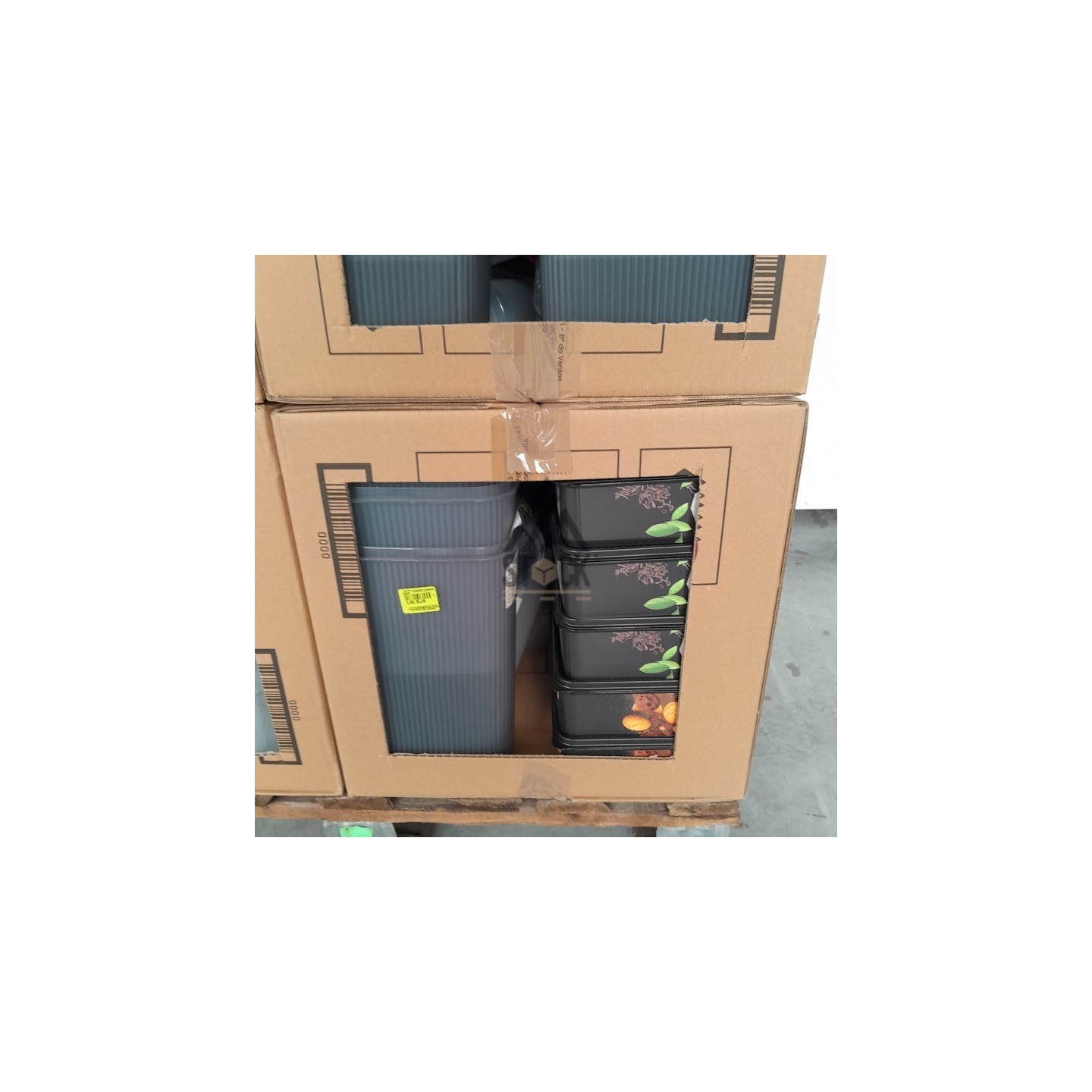 VAISSELLE PLASTIQUE - 210 pièces