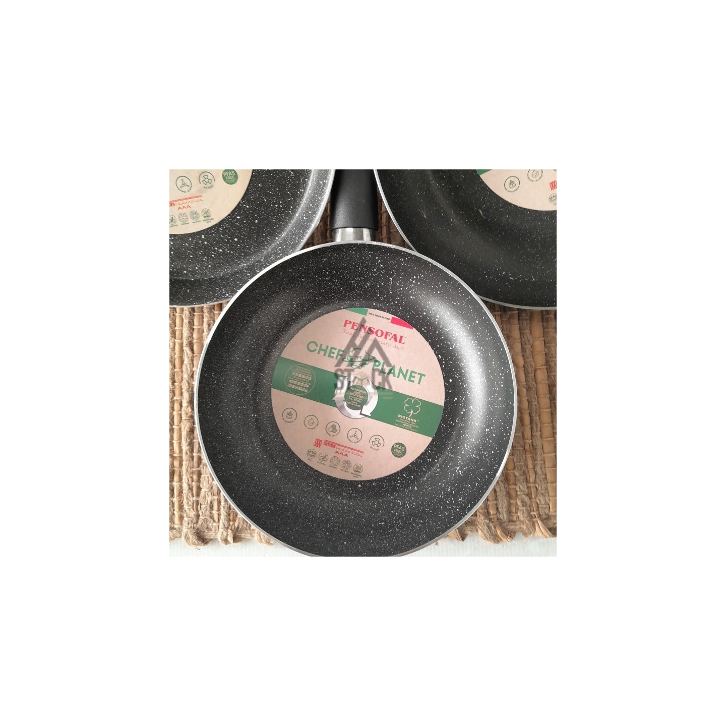 Poêles - 17 pièces