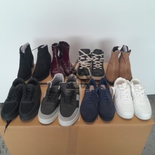 CHAUSSURES -  60 paires