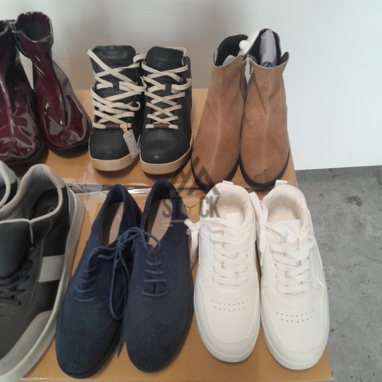 CHAUSSURES -  60 paires
