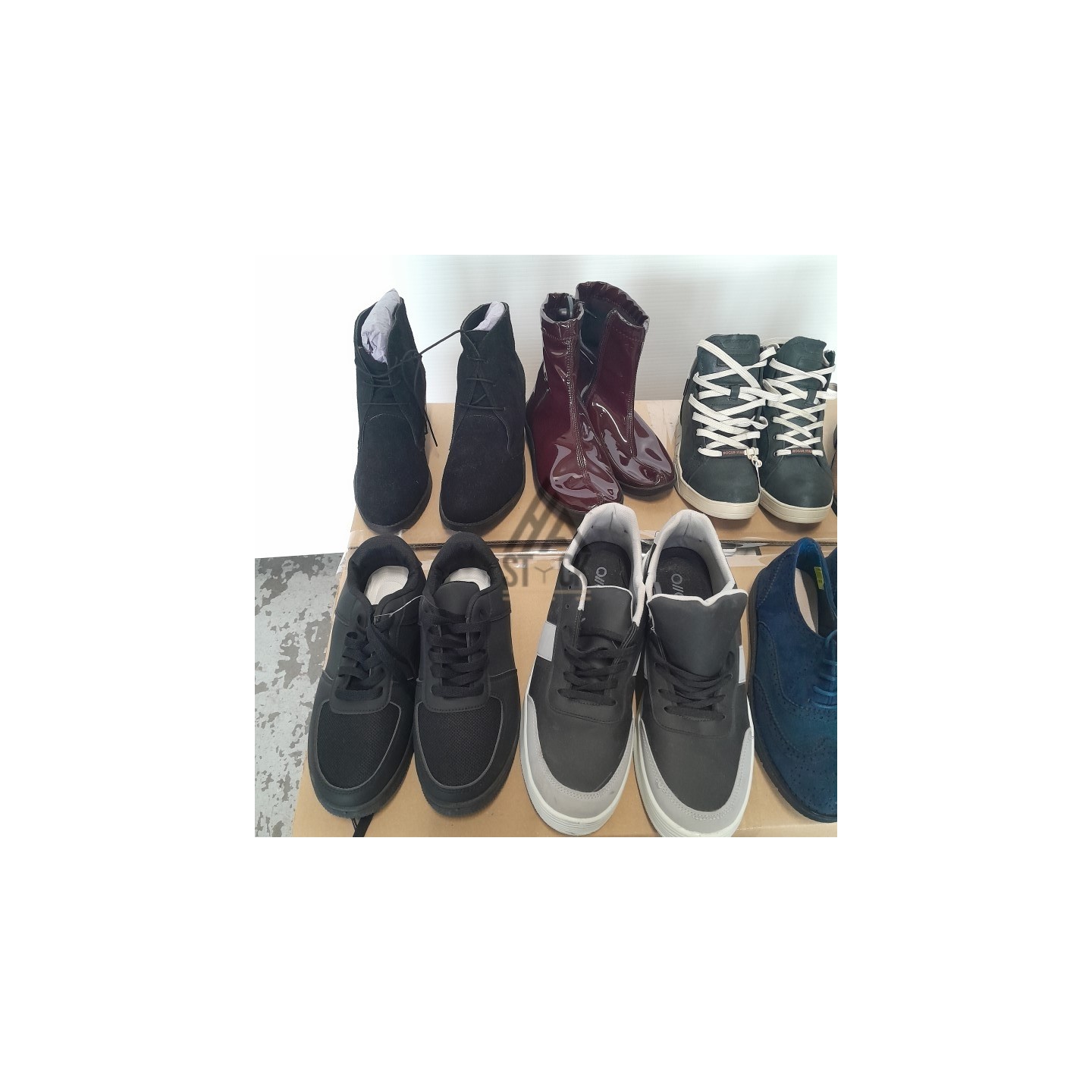 CHAUSSURES -  60 paires