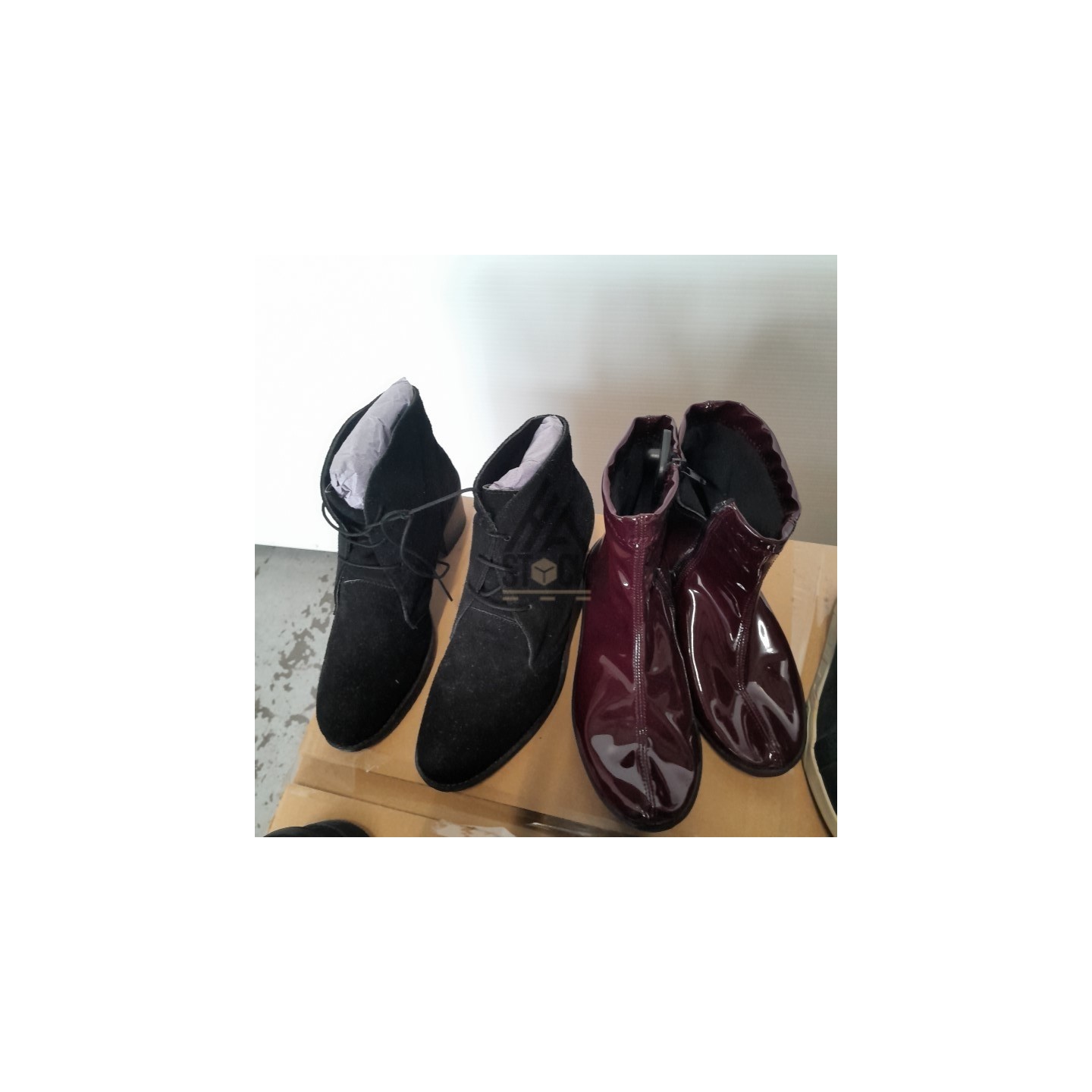 CHAUSSURES -  60 paires