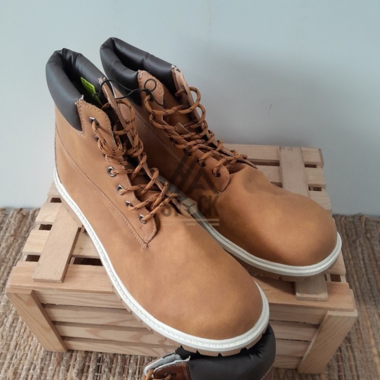 CHAUSSURES -  14 paires