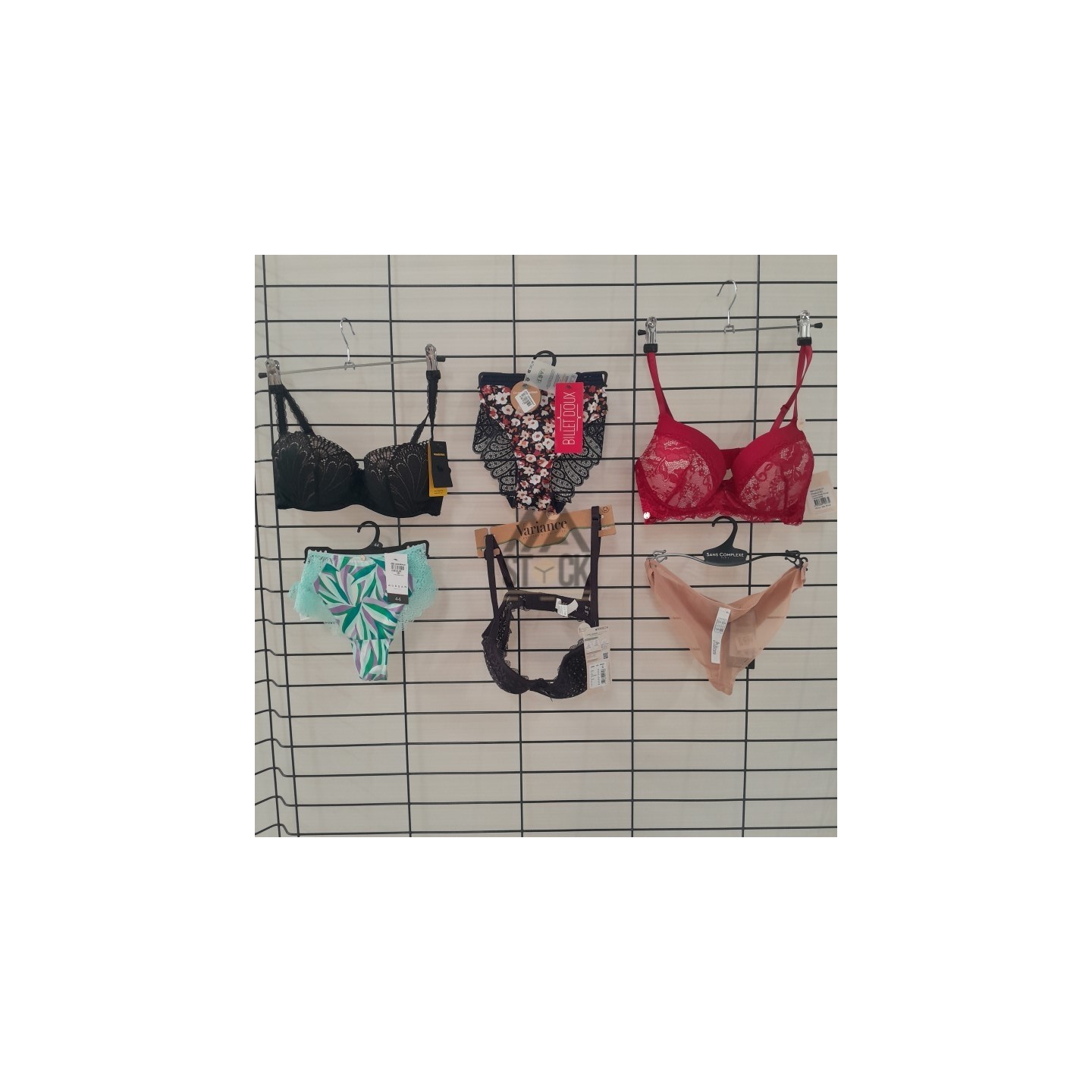 SOUS VETEMENTS DE MARQUE - 50 pièces