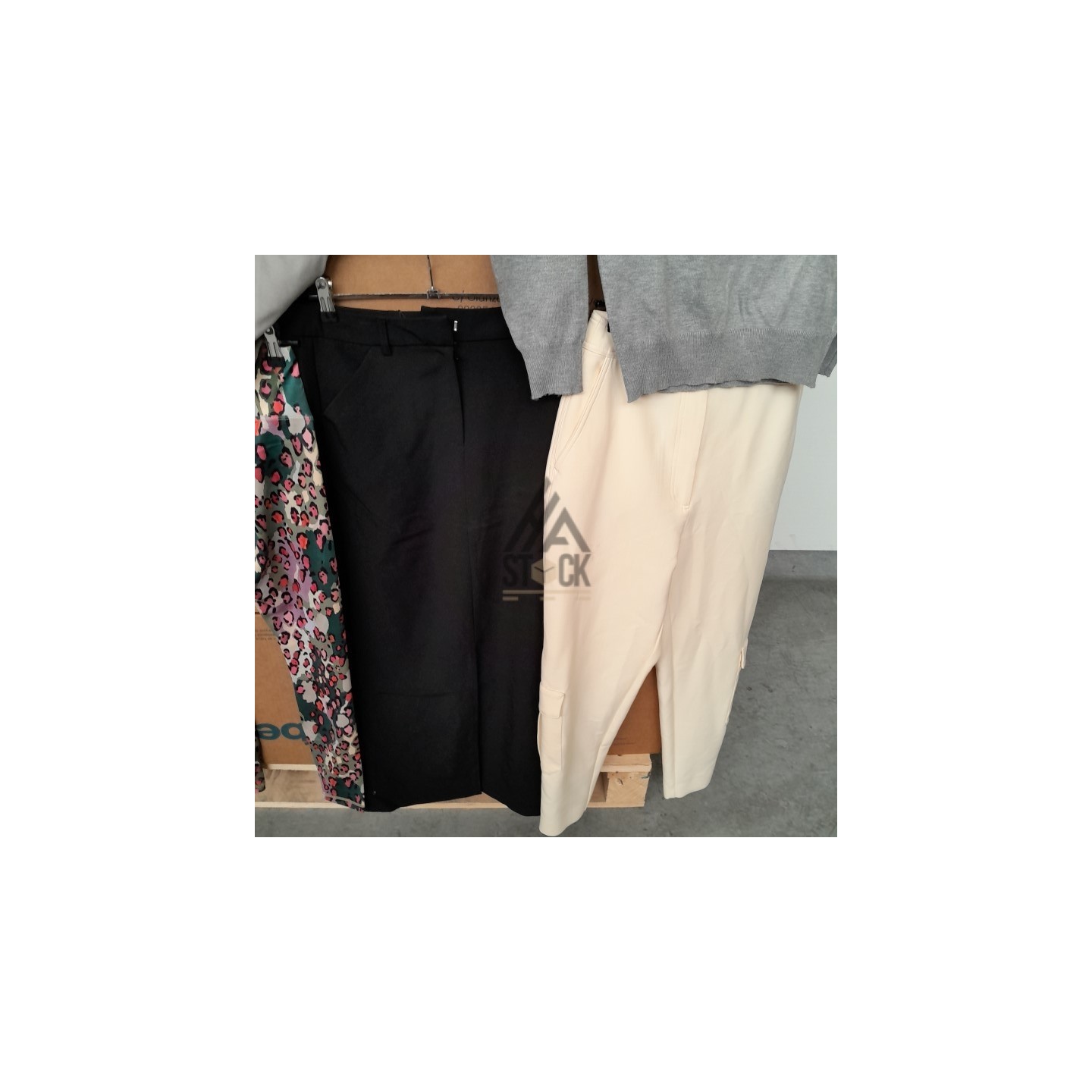 TEXTILE MARQUE  - 700 pièces