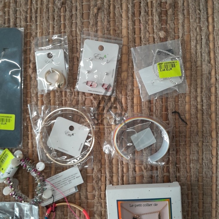 BIJOUX - 300 pièces