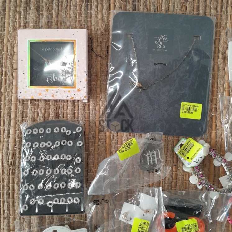 BIJOUX - 300 pièces