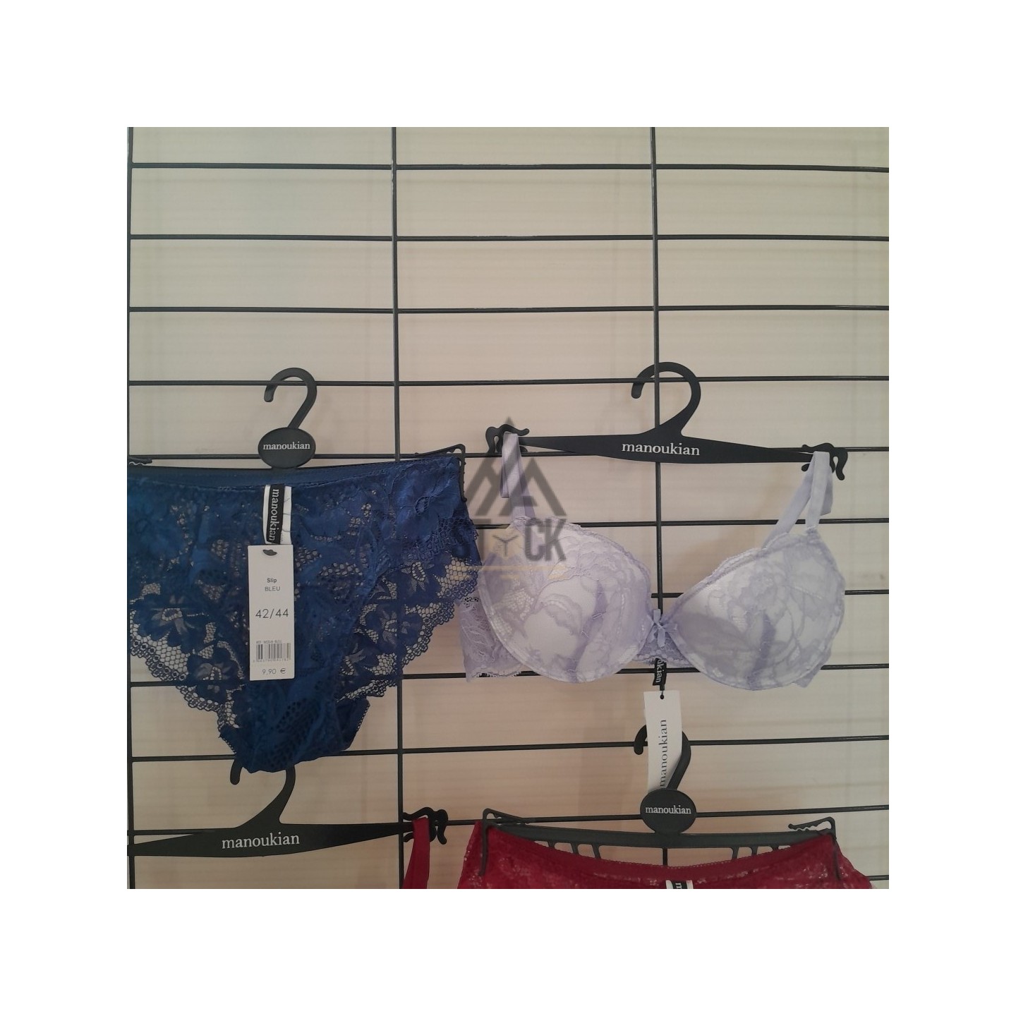 SOUS VETEMENTS - MANOUKIAN - 50 pièces