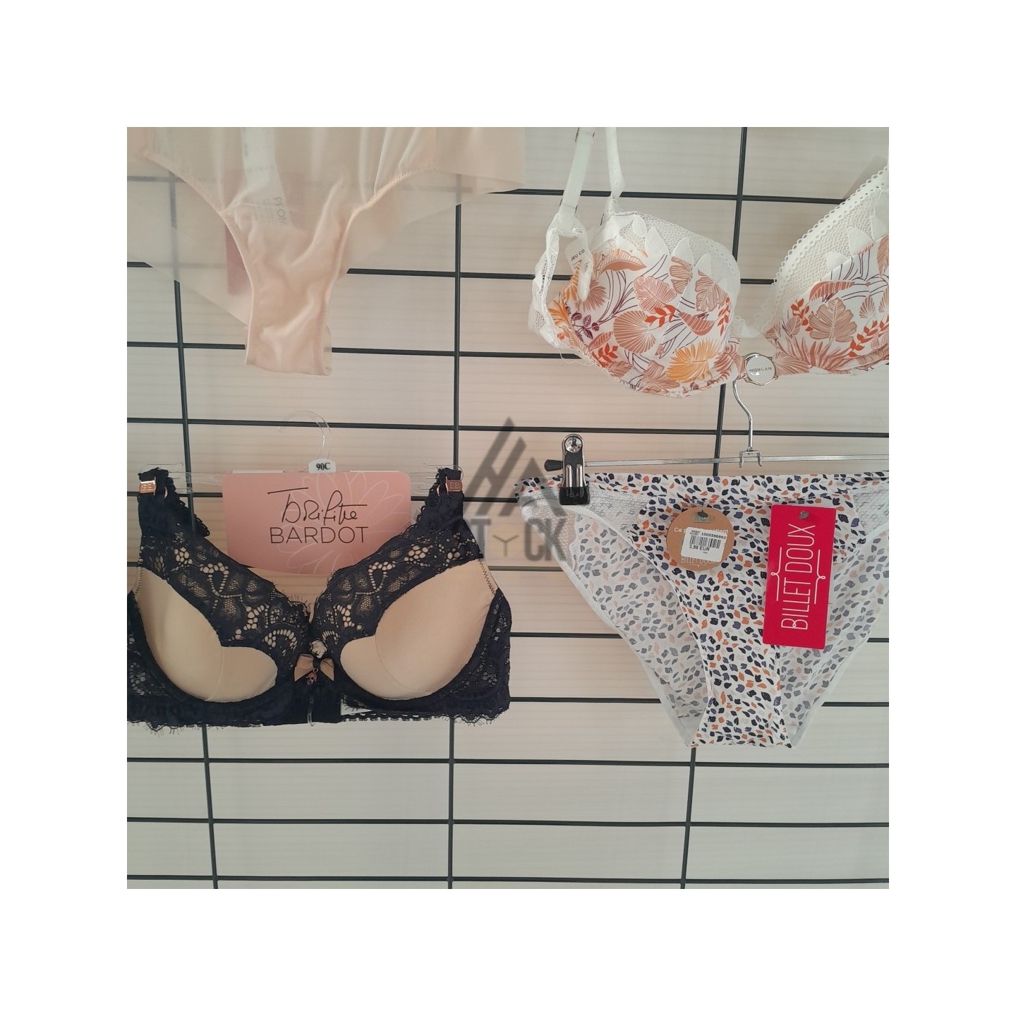 SOUS VETEMENTS DE MARQUE - 50 pièces