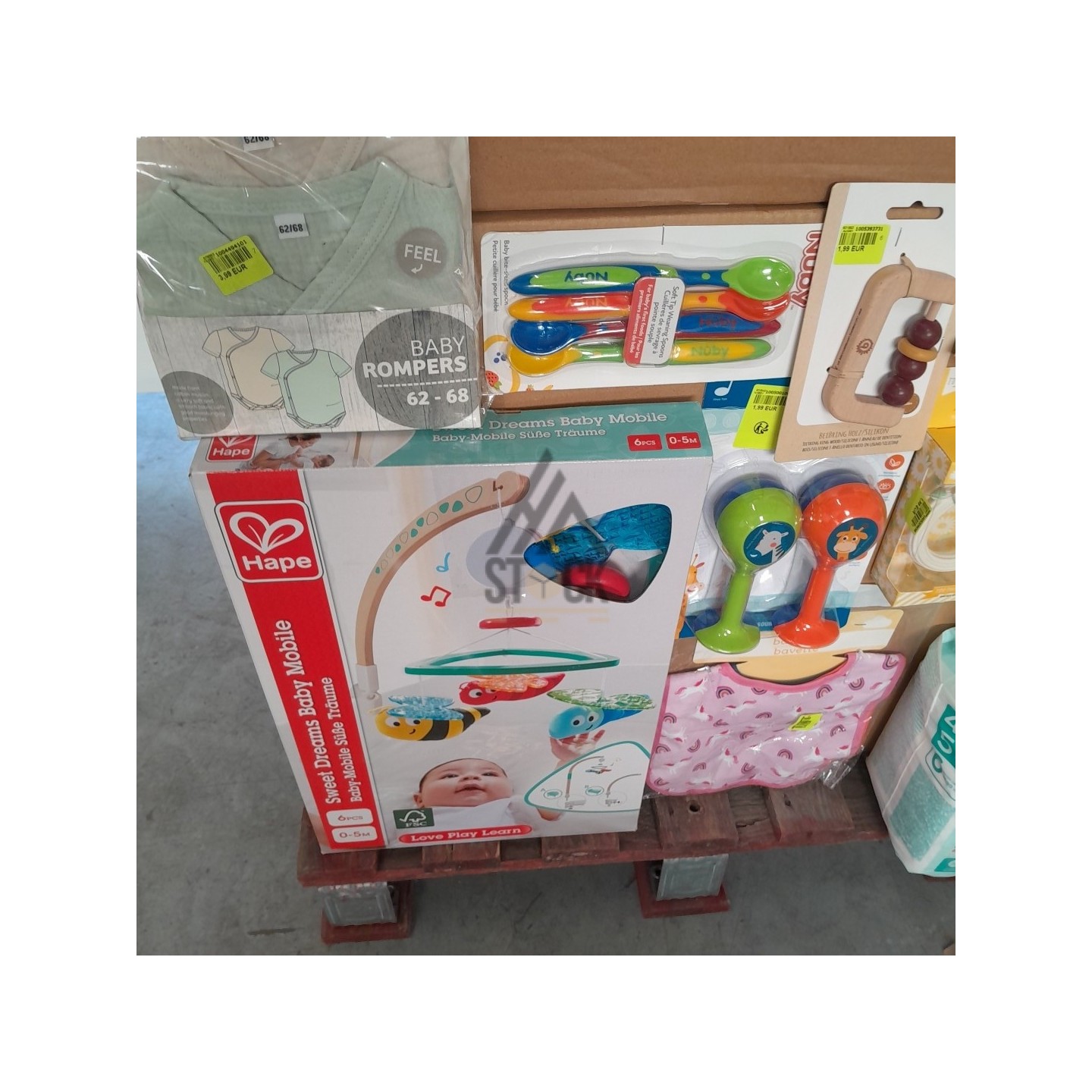 PUÉRICULTURE - 170 pièces