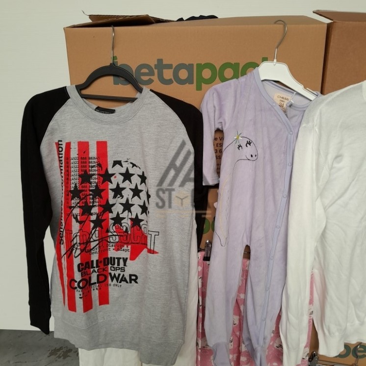 TEXTILE - 700 pièces