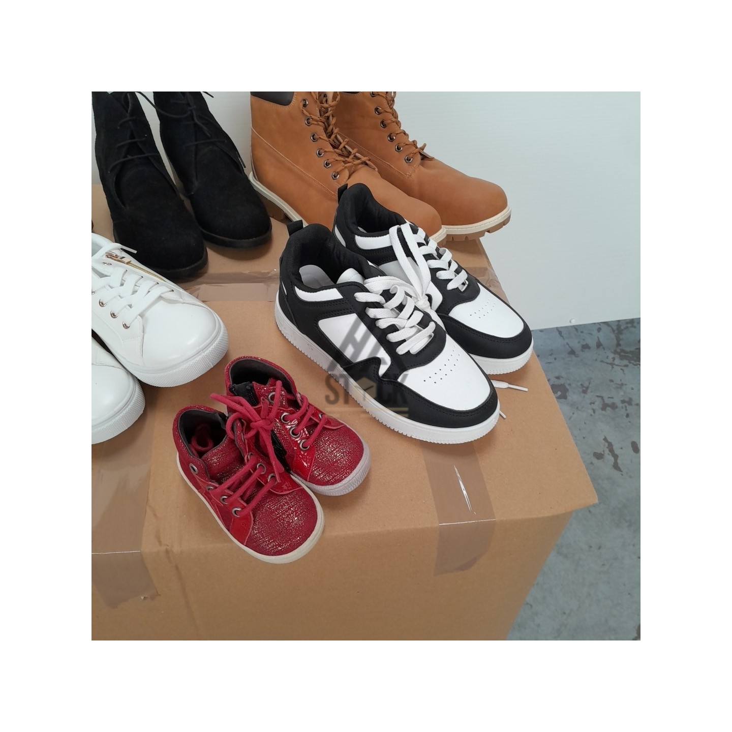 CHAUSSURES -  60 paires