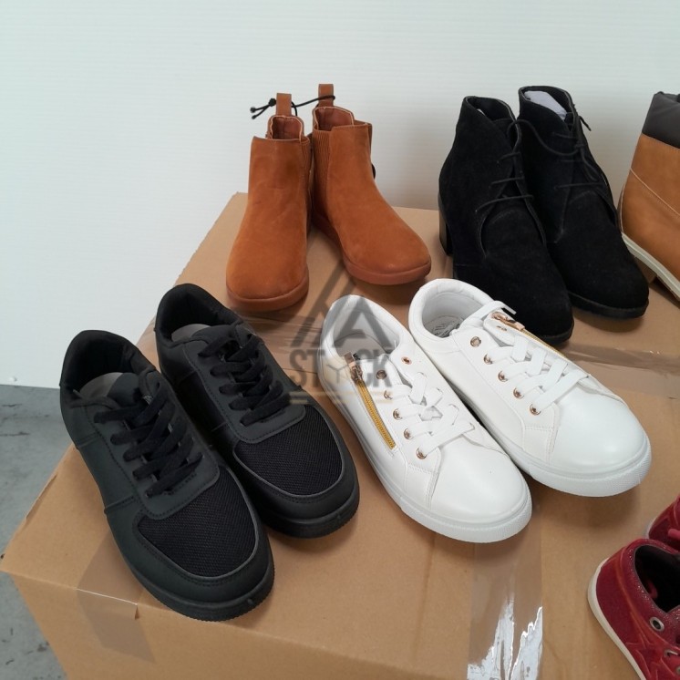 CHAUSSURES -  60 paires