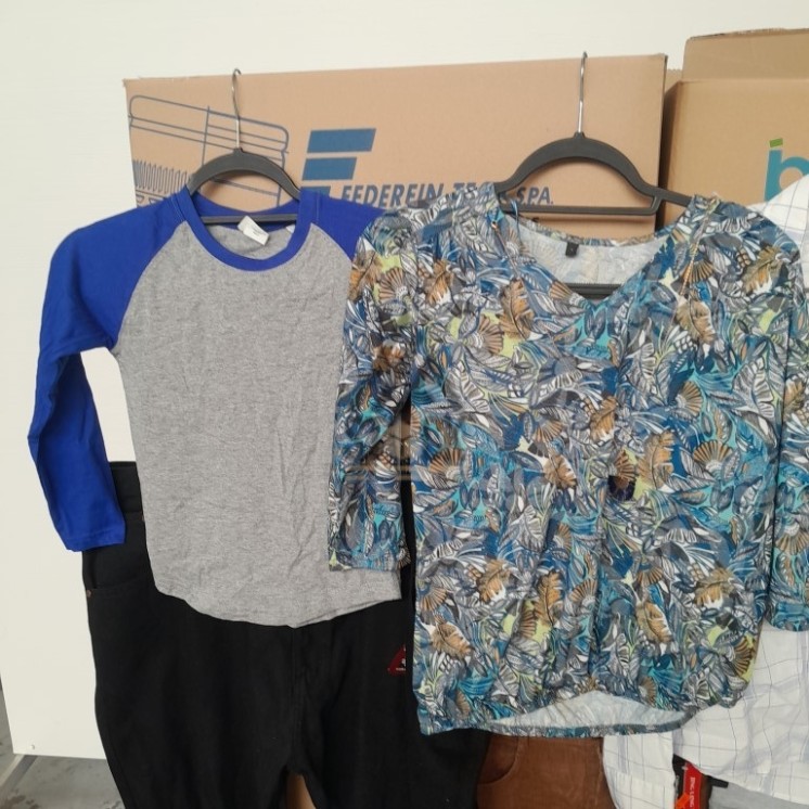 TEXTILE - 700 pièces