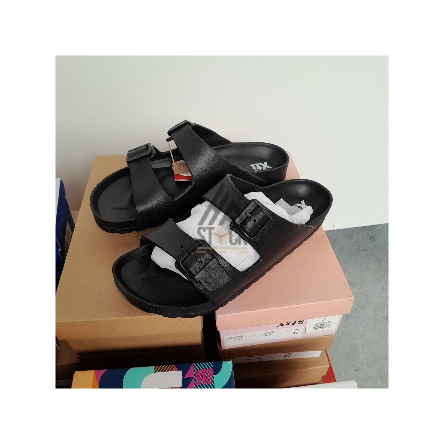 CHAUSSURE ÉTÉ en boite - 30 paires