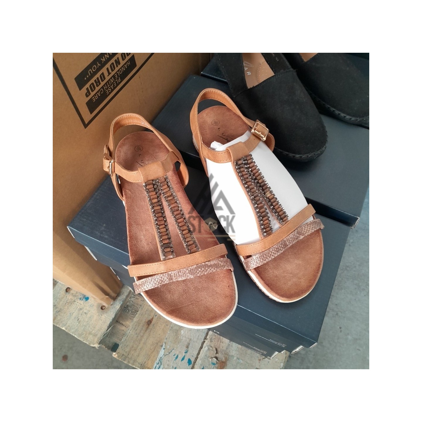 CHAUSSURE ÉTÉ en boite - LUNAR - 13 paires