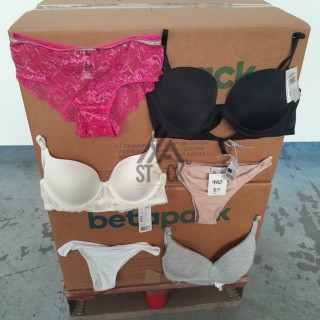 SOUS VETEMENTS FEMME - 210 pièces