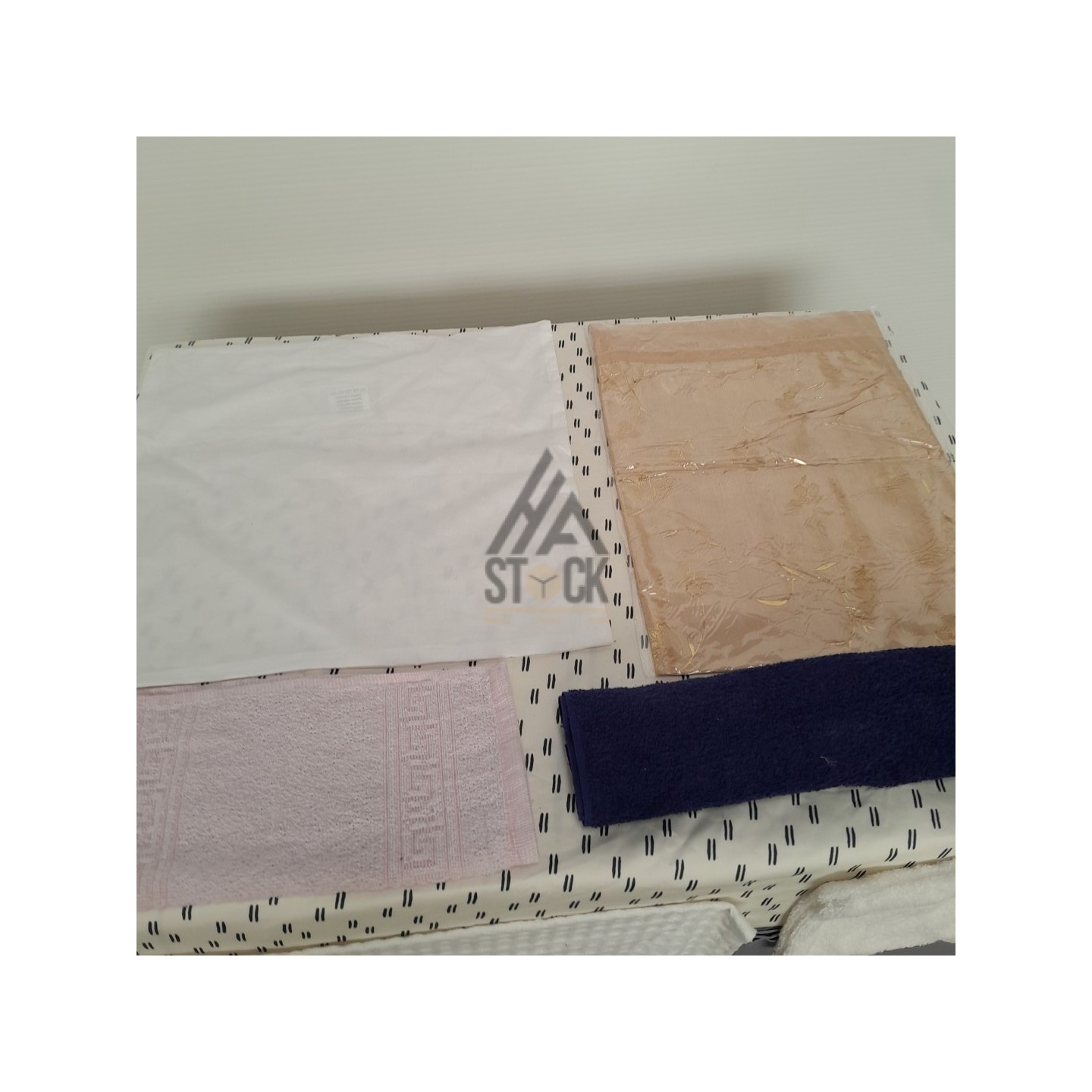 LINGE DE MAISON VRAC - 220 pièces