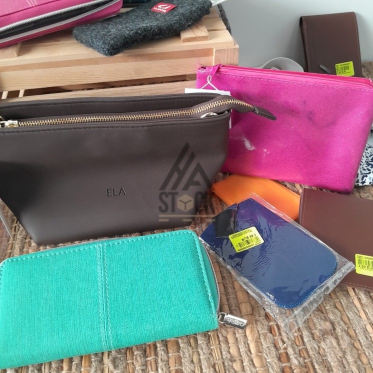 Portefeuilles, porte-monnaie, sacoche - 125 pièces