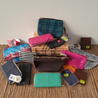 Portefeuilles, porte-monnaie, sacoche - 125 pièces