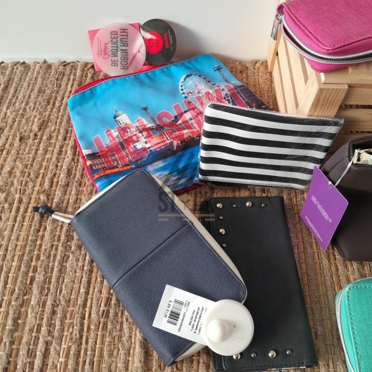 Portefeuilles, porte-monnaie, sacoche - 125 pièces