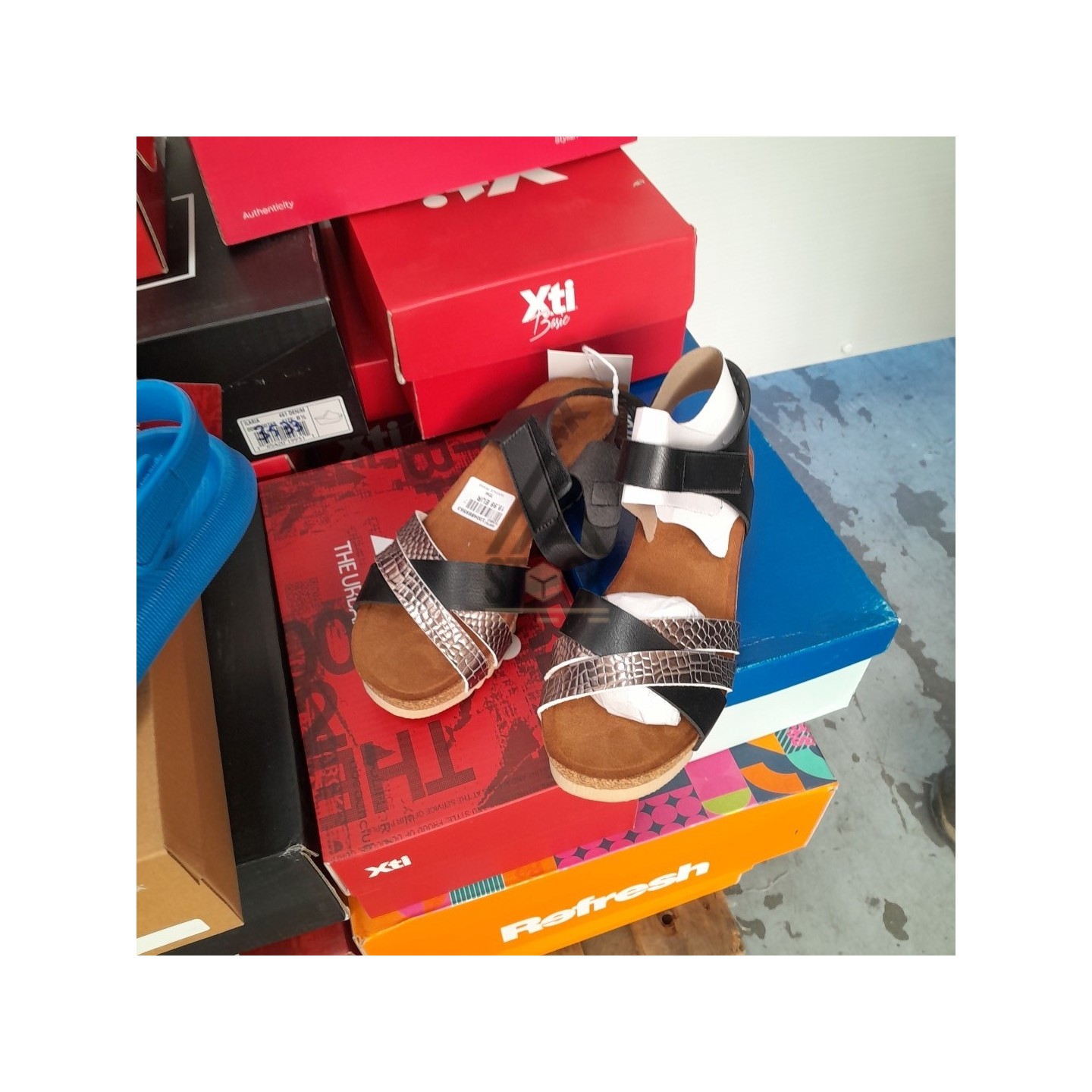 CHAUSSURE ÉTÉ en boite - 30 paires